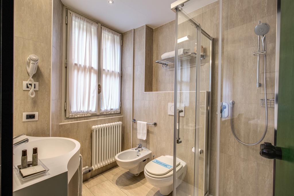 Albergo Firenze Côme Esterno foto