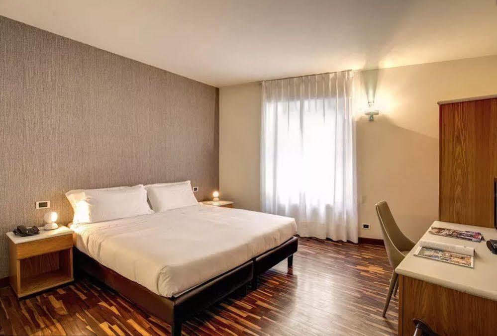 Albergo Firenze Côme Esterno foto